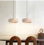 Lampa wisząca z naturalnego trawertynu