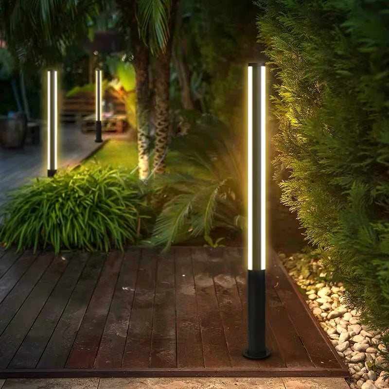 Trójstronna lampa słupkowa LED do ogrodu
