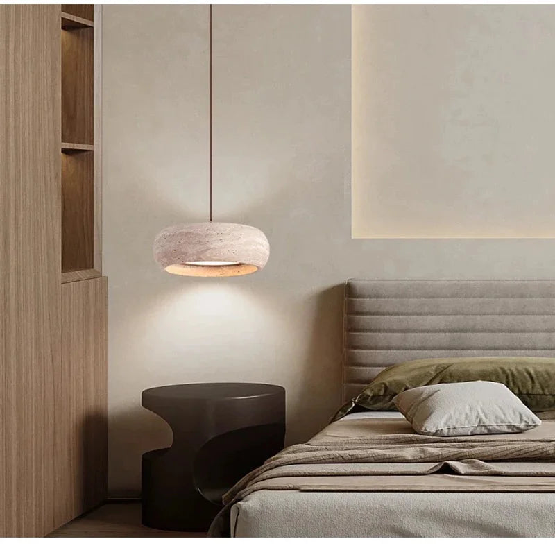 Lampa wisząca z naturalnego trawertynu