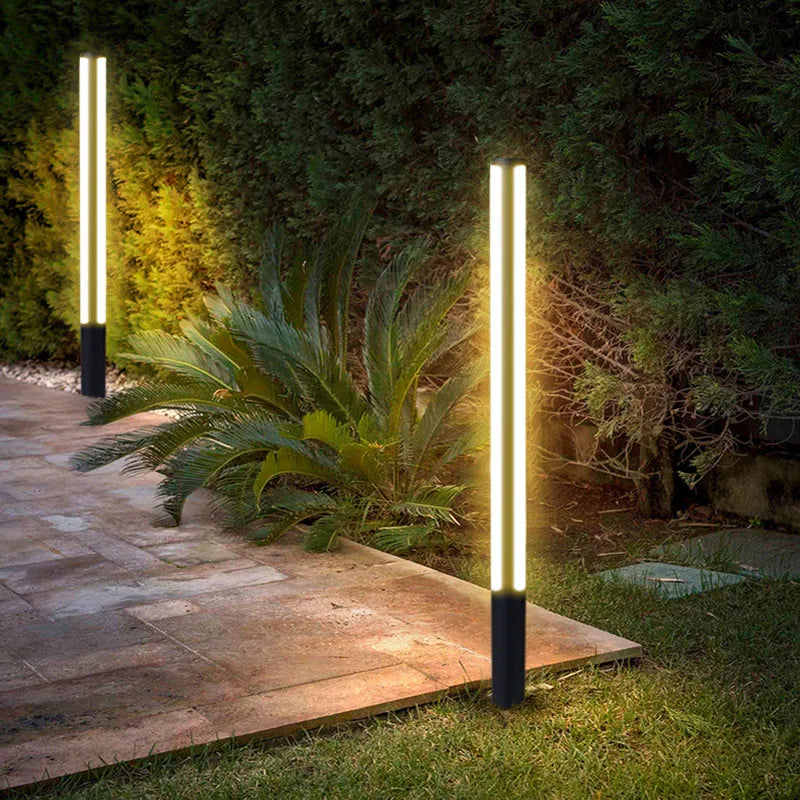 Trójstronna lampa słupkowa LED do ogrodu